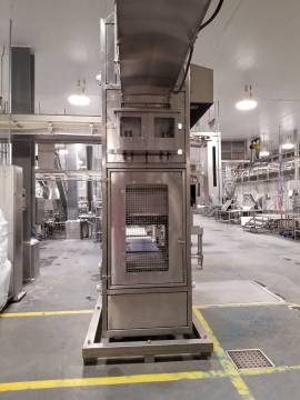 Vertical Case Conveyor - Box Elevator HERO 3 636 - Storcan International